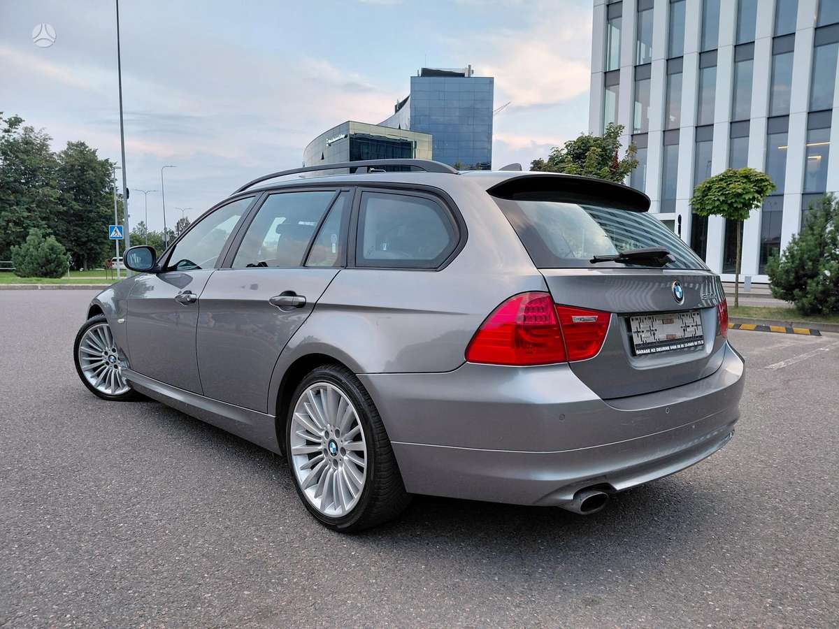 BMW 320, 2010