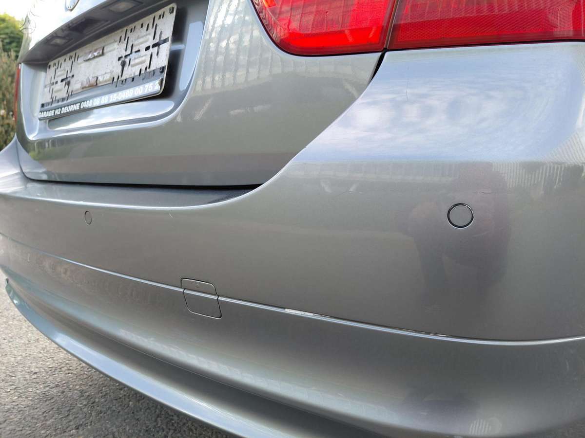 BMW 320 2010 — photo 12