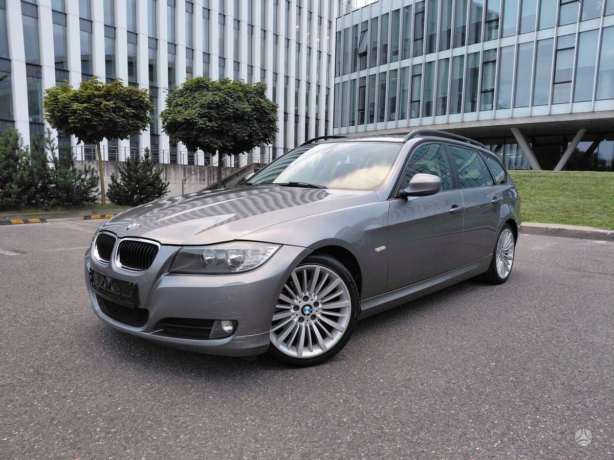 BMW 320 2010 — photo 5