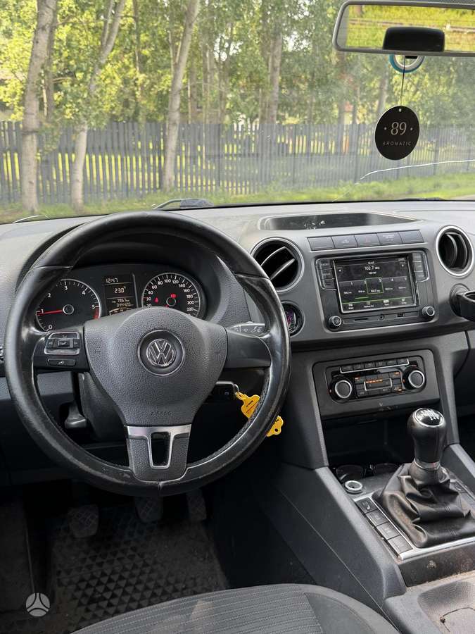 Volkswagen Amarok 2011 — photo 10