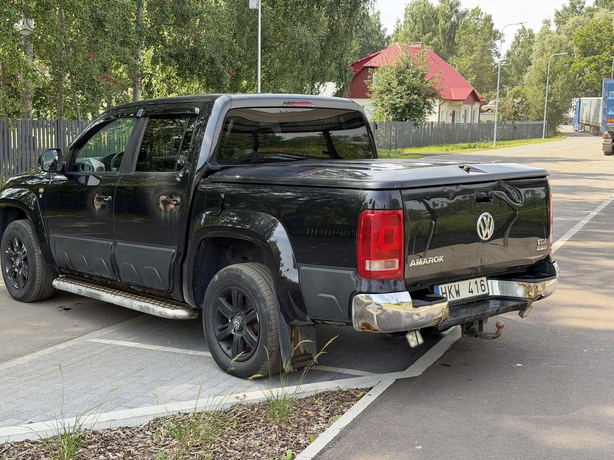 Volkswagen Amarok 2011 — photo 8