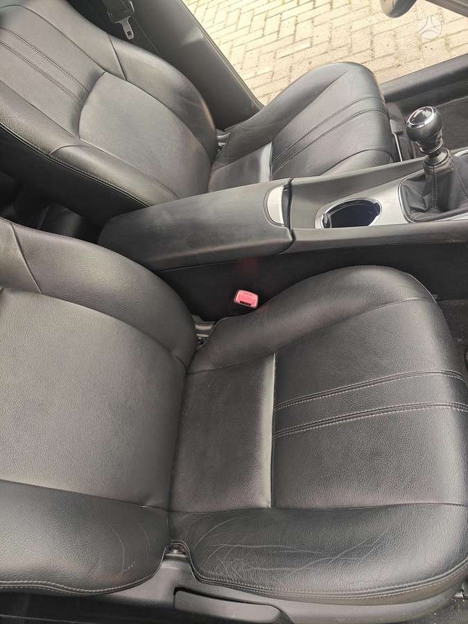 Toyota Avensis 2013 — photo 8