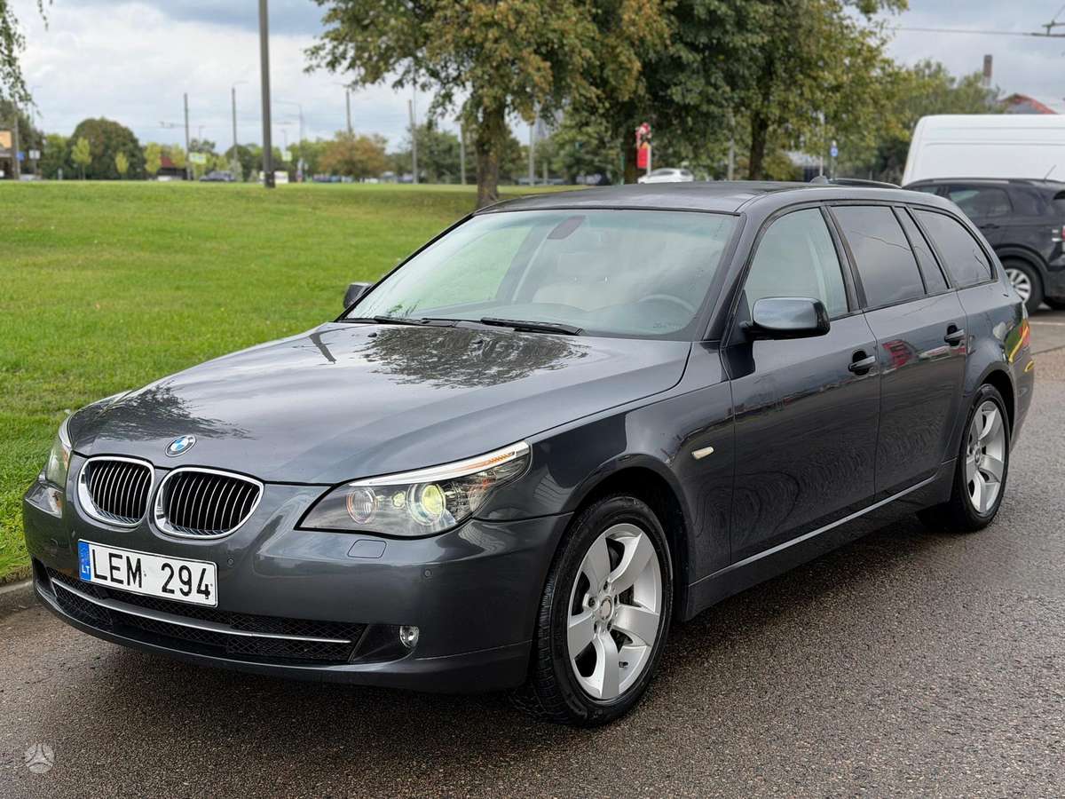 BMW 530 2008 — interior