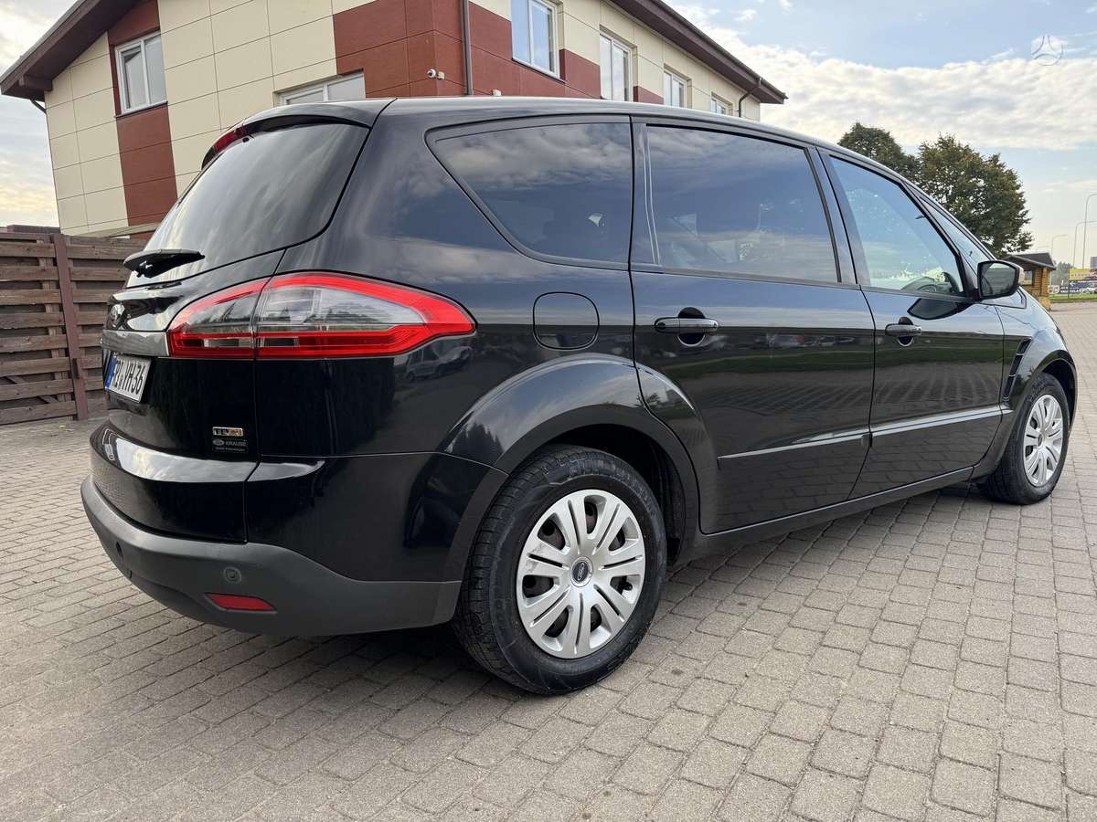 Ford S-MAX 2011 — photo 10