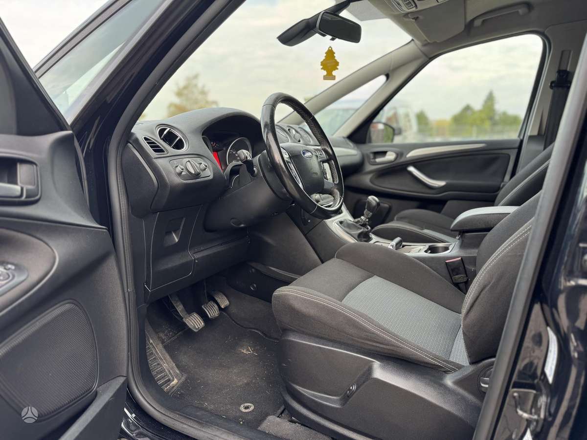 Ford S-MAX 2011 — photo 13