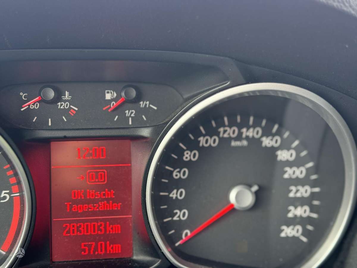 Ford S-MAX 2011 — photo 18