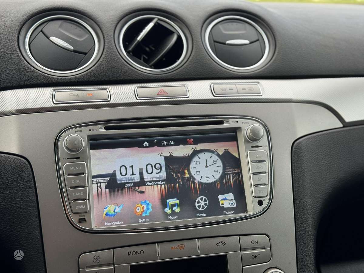 Ford S-MAX 2011 — photo 19