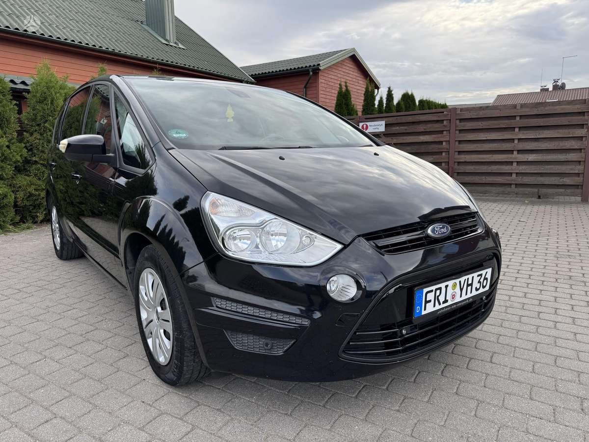 Ford S-MAX 2011 — rear view