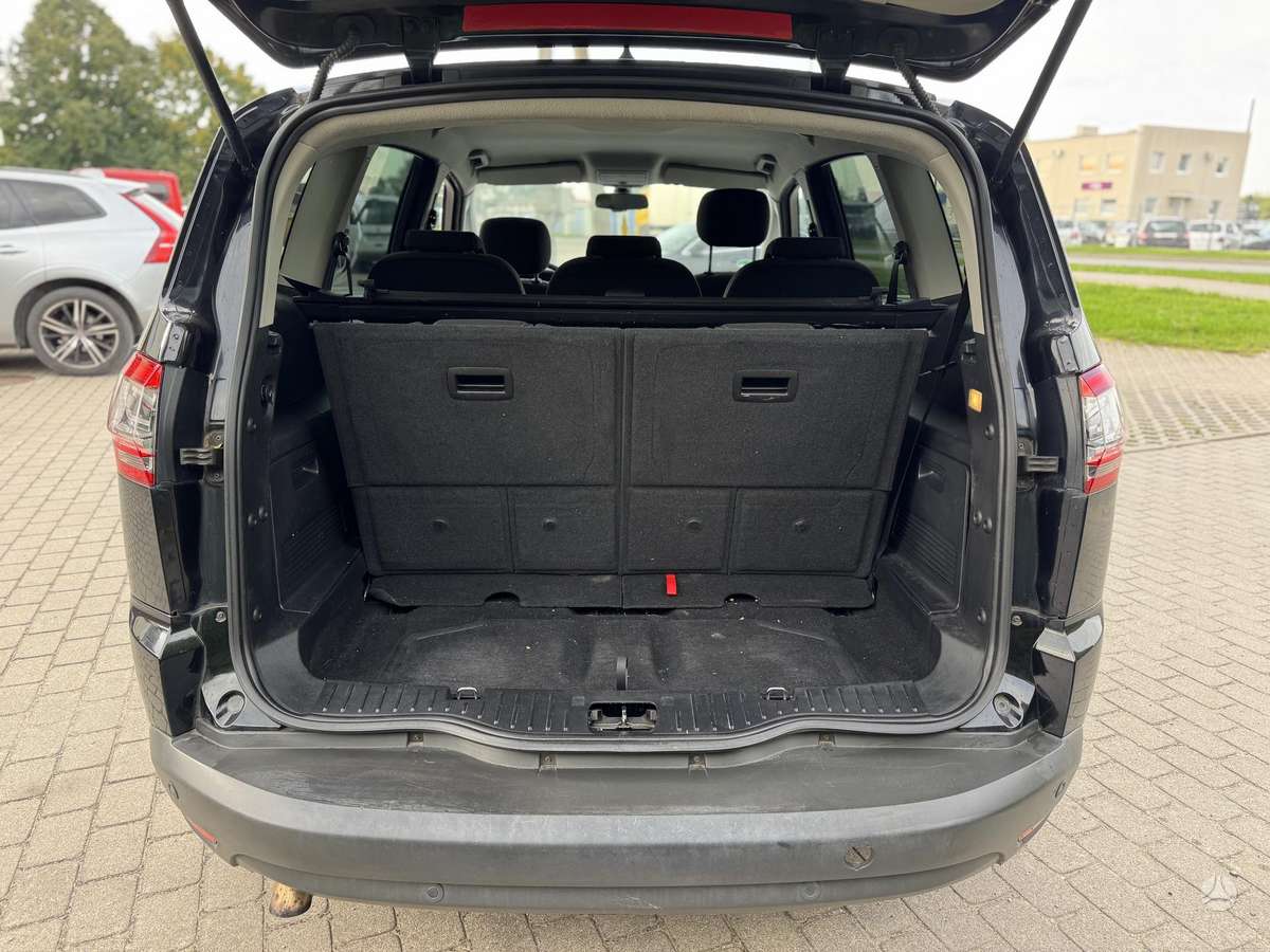 Ford S-MAX 2011 — photo 26
