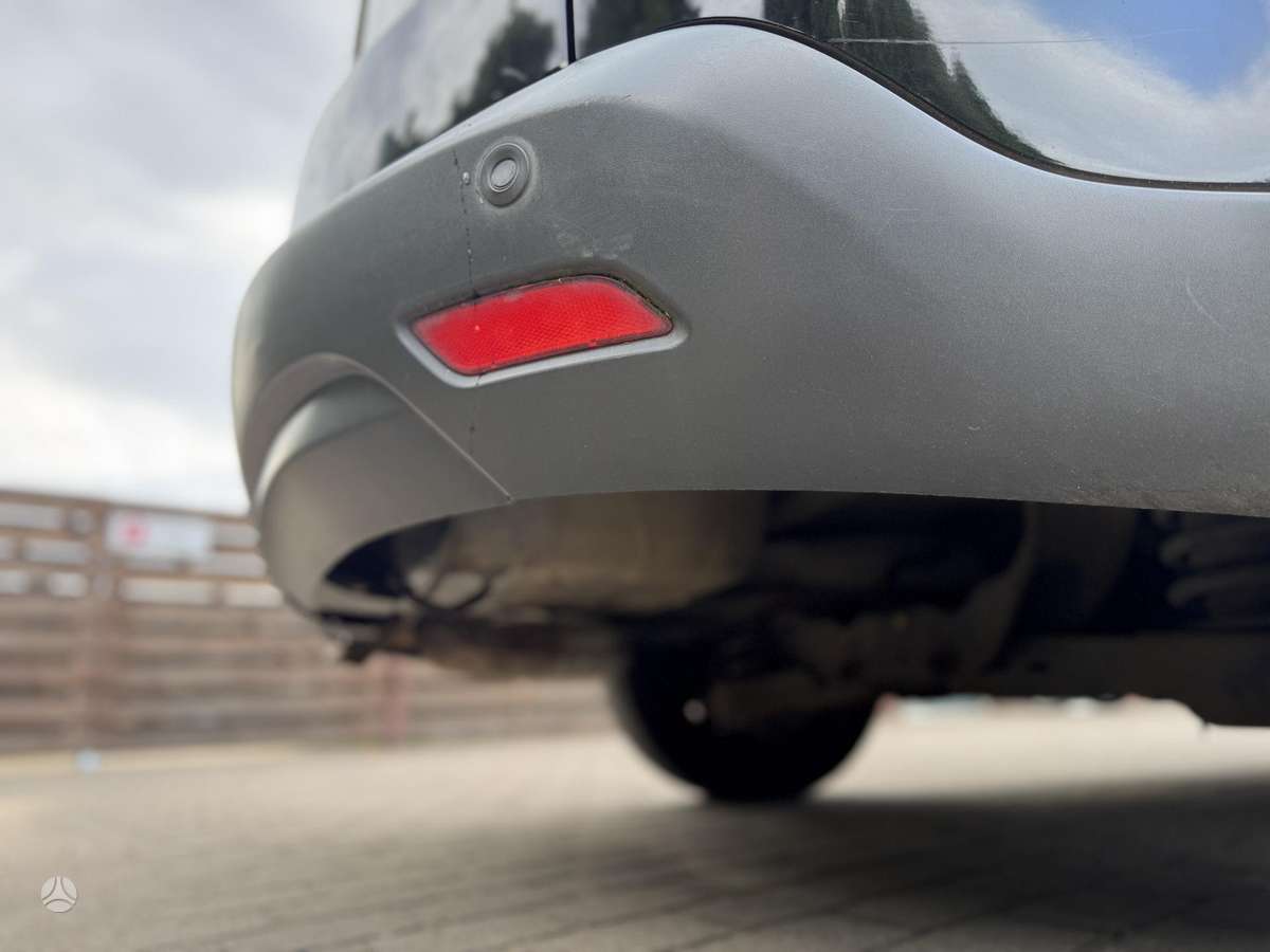 Ford S-MAX 2011 — photo 34