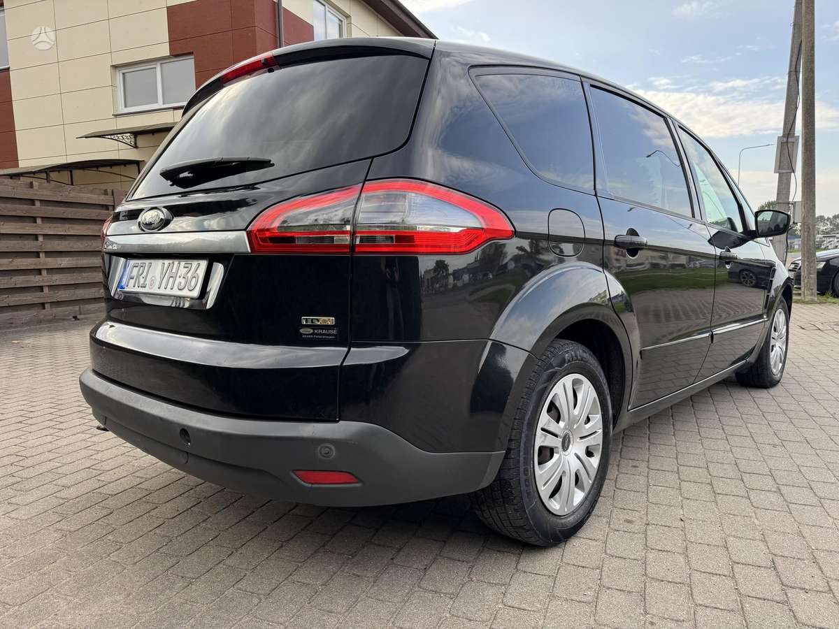 Ford S-MAX 2011 — photo 9