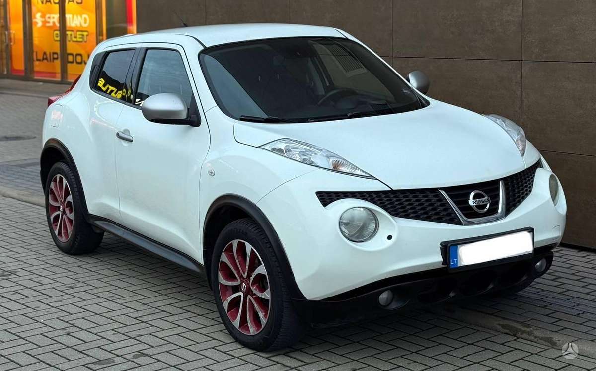 Nissan Juke 2013 — engine 1598 cm³, 117 HP (86kW)