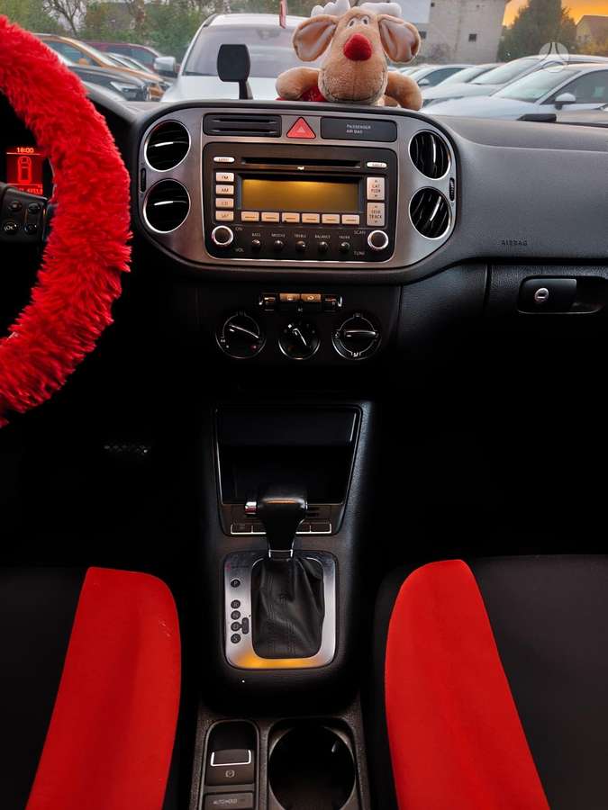 Volkswagen Tiguan 2009 — photo 15
