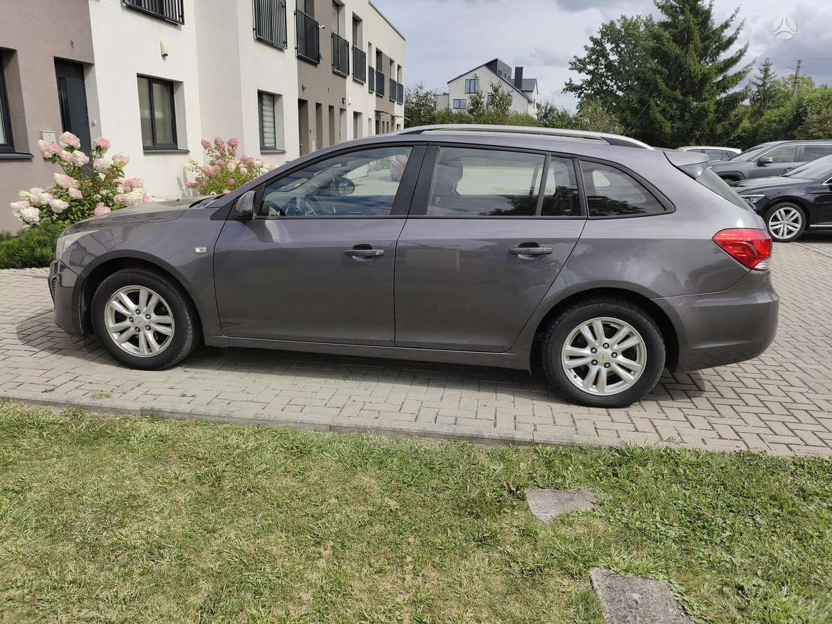 Chevrolet Cruze 2013 — вигляд ззаду