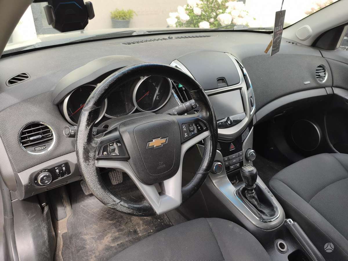 Chevrolet Cruze 2013 — двигун 1686 cm³, 131 HP (96kW)