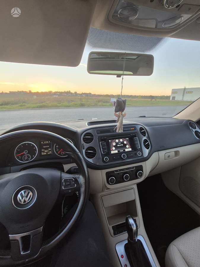 Volkswagen Tiguan 2012 — photo 16