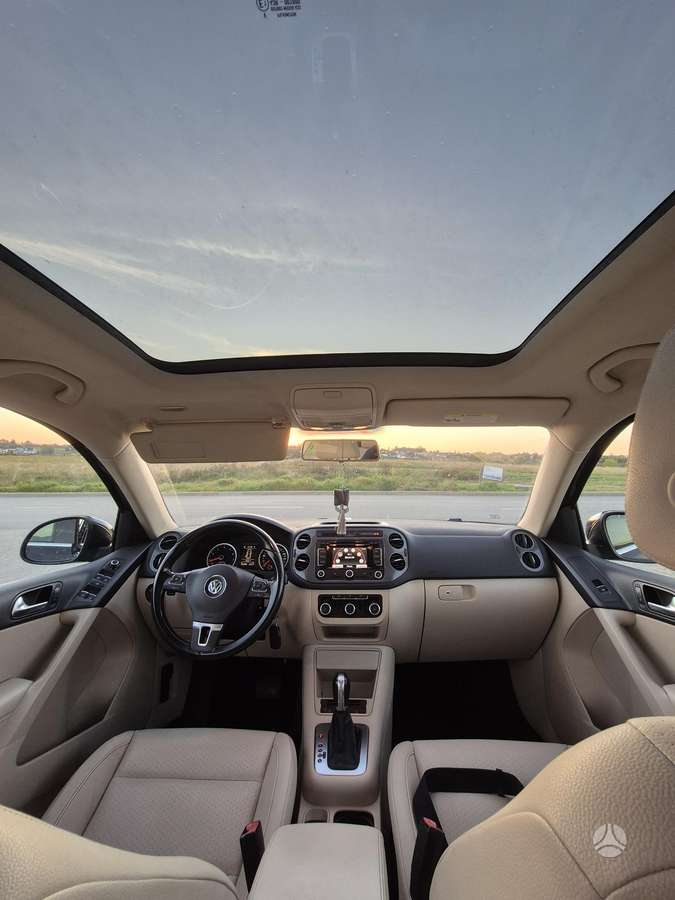 Volkswagen Tiguan 2012 — photo 17