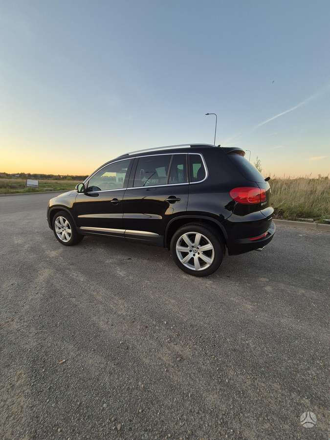 Volkswagen Tiguan 2012 — engine 1999 cm³, 200 HP (147kW)