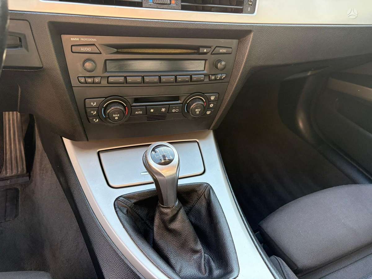 BMW 320 2005 — photo 13