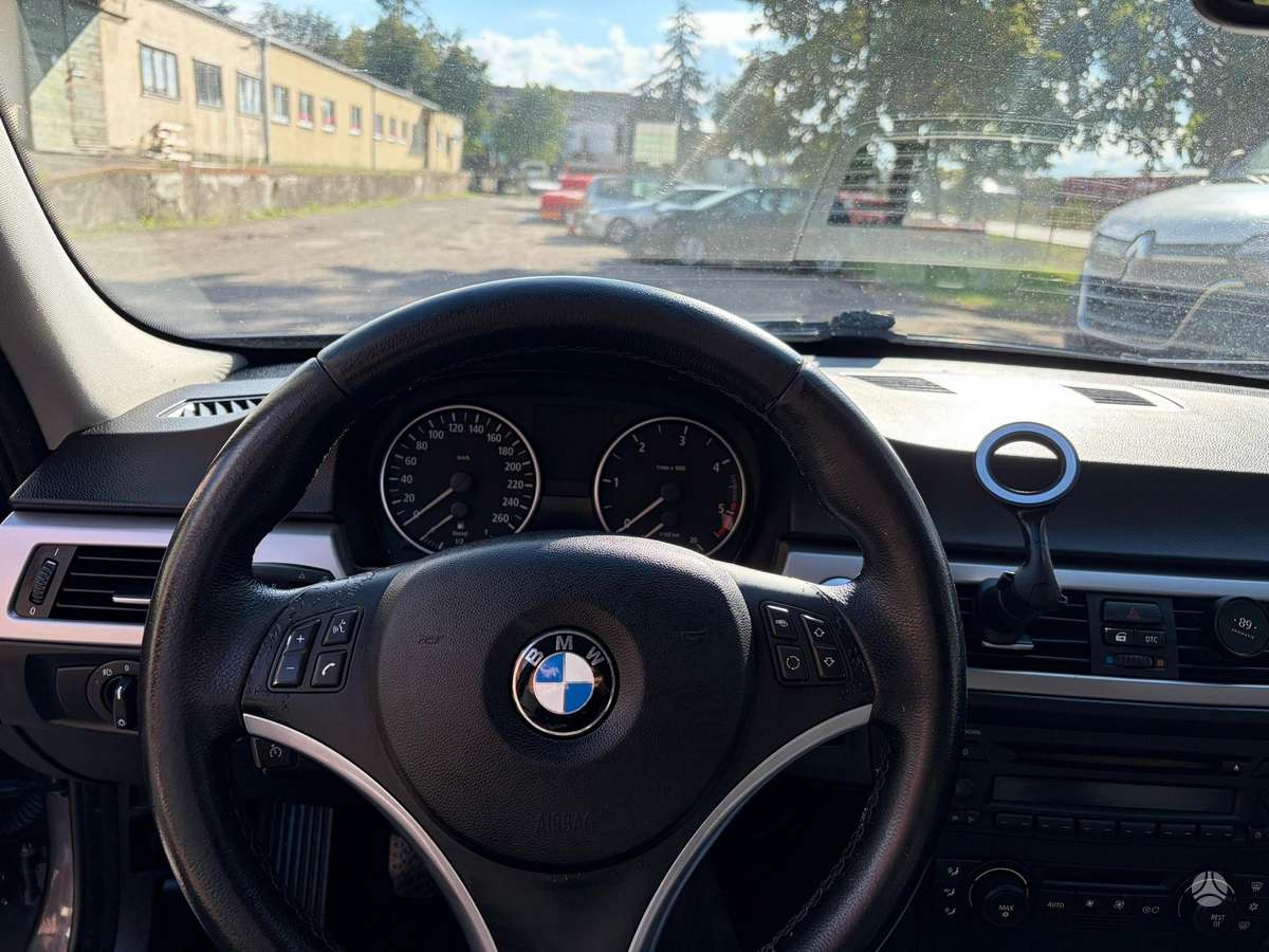 BMW 320 2005 — photo 16