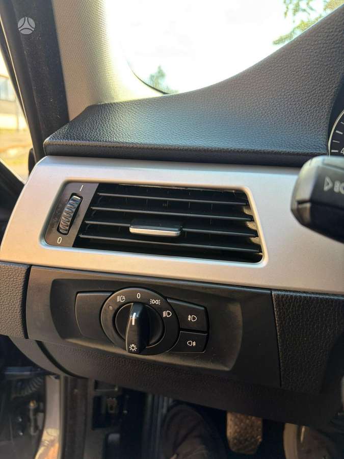 BMW 320 2005 — photo 17