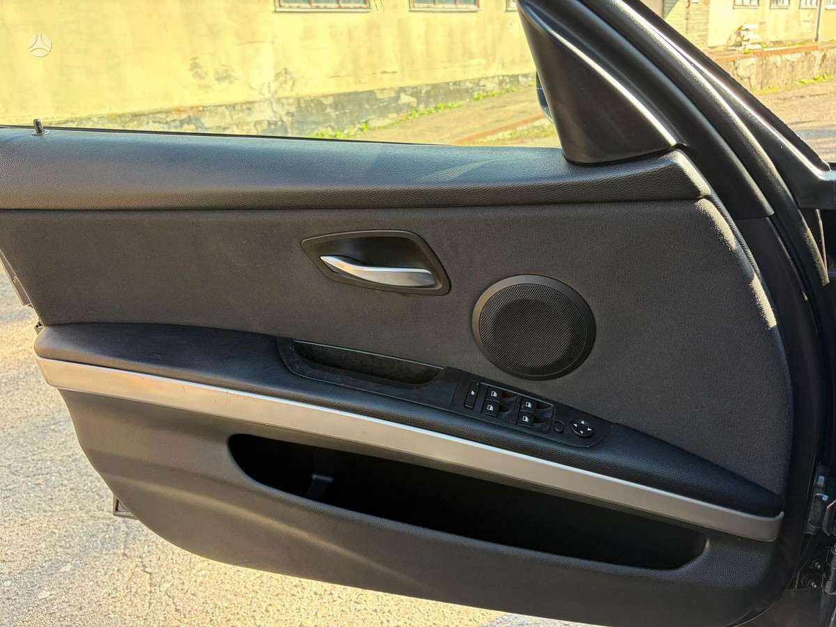 BMW 320 2005 — photo 19