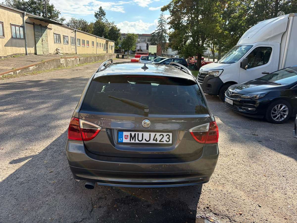 BMW 320 2005 — photo 7
