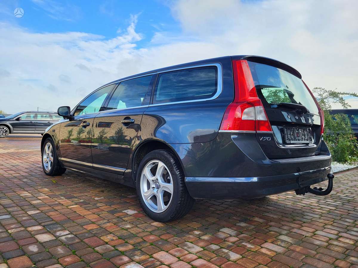 Volvo V70 2012 — салон