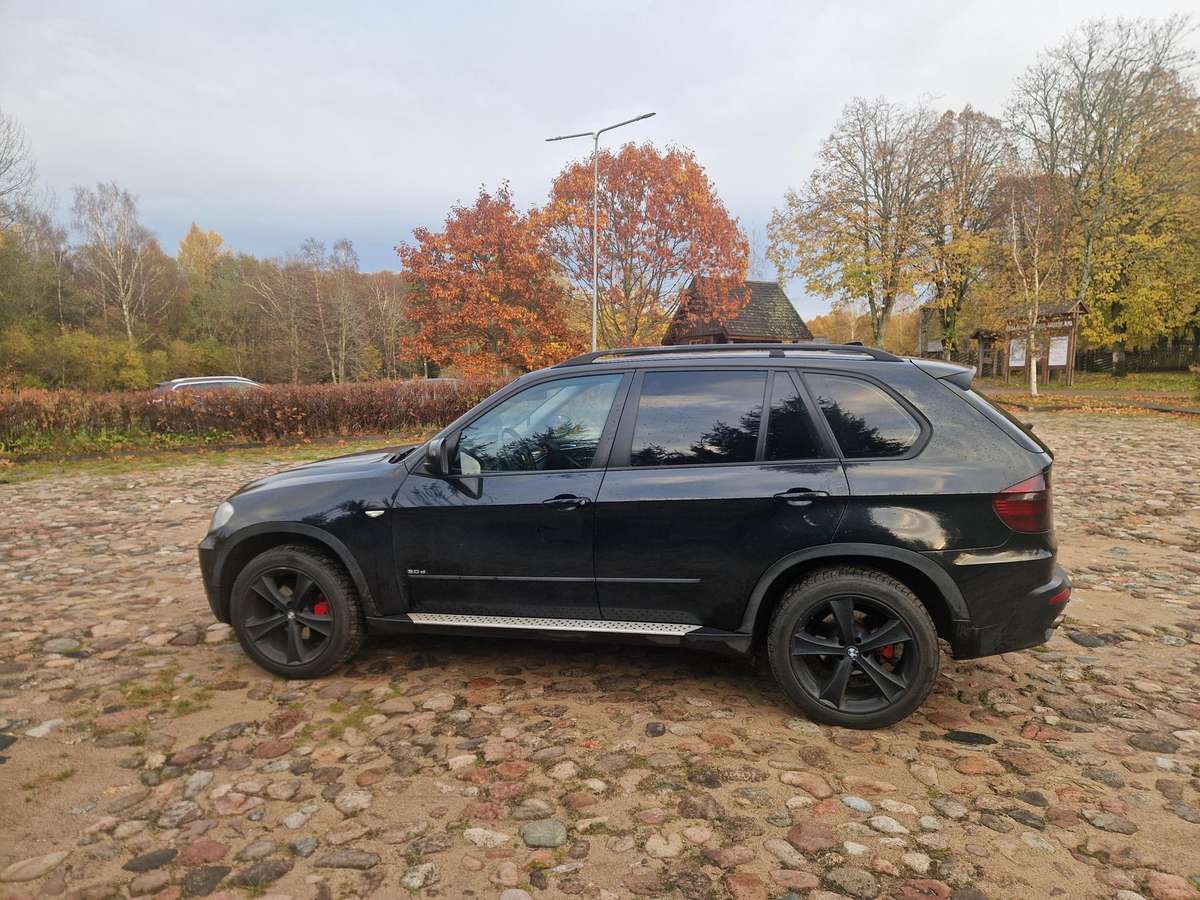 BMW X5 2008 — салон