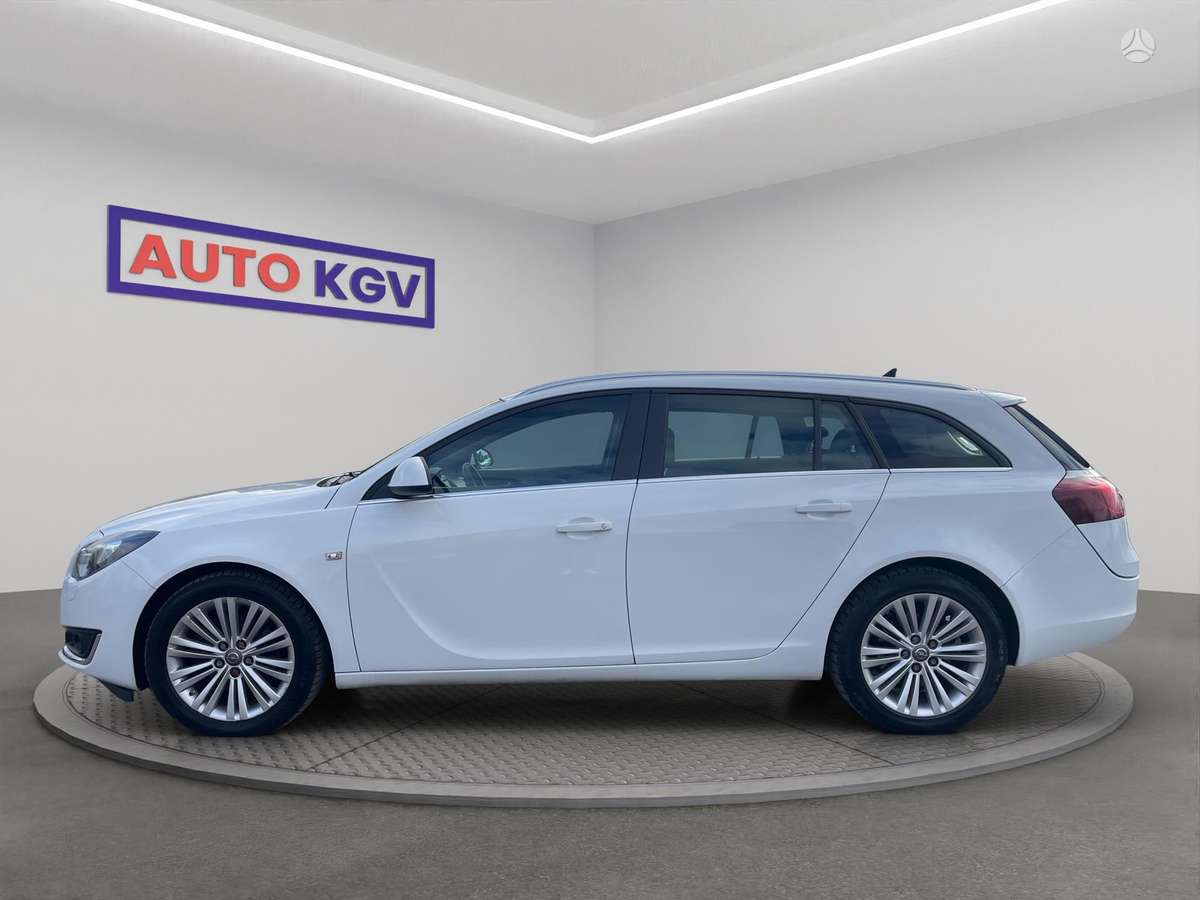 Opel Insignia 2015 — rear view