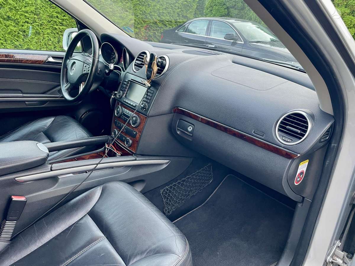 Mercedes-Benz GL320 2006 — photo 18