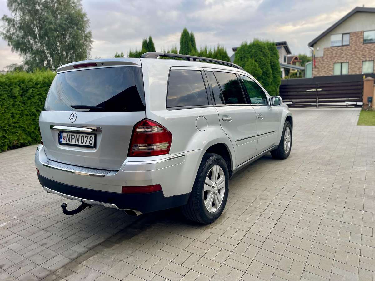 Mercedes-Benz GL320 2006 — engine 3000 cm³, 224 HP (165kW)