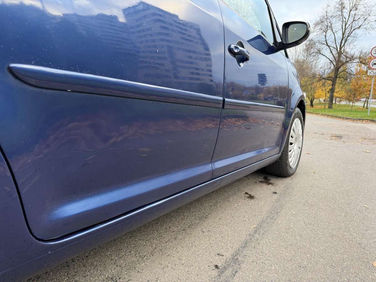 Volkswagen Touran 2012 — photo 10