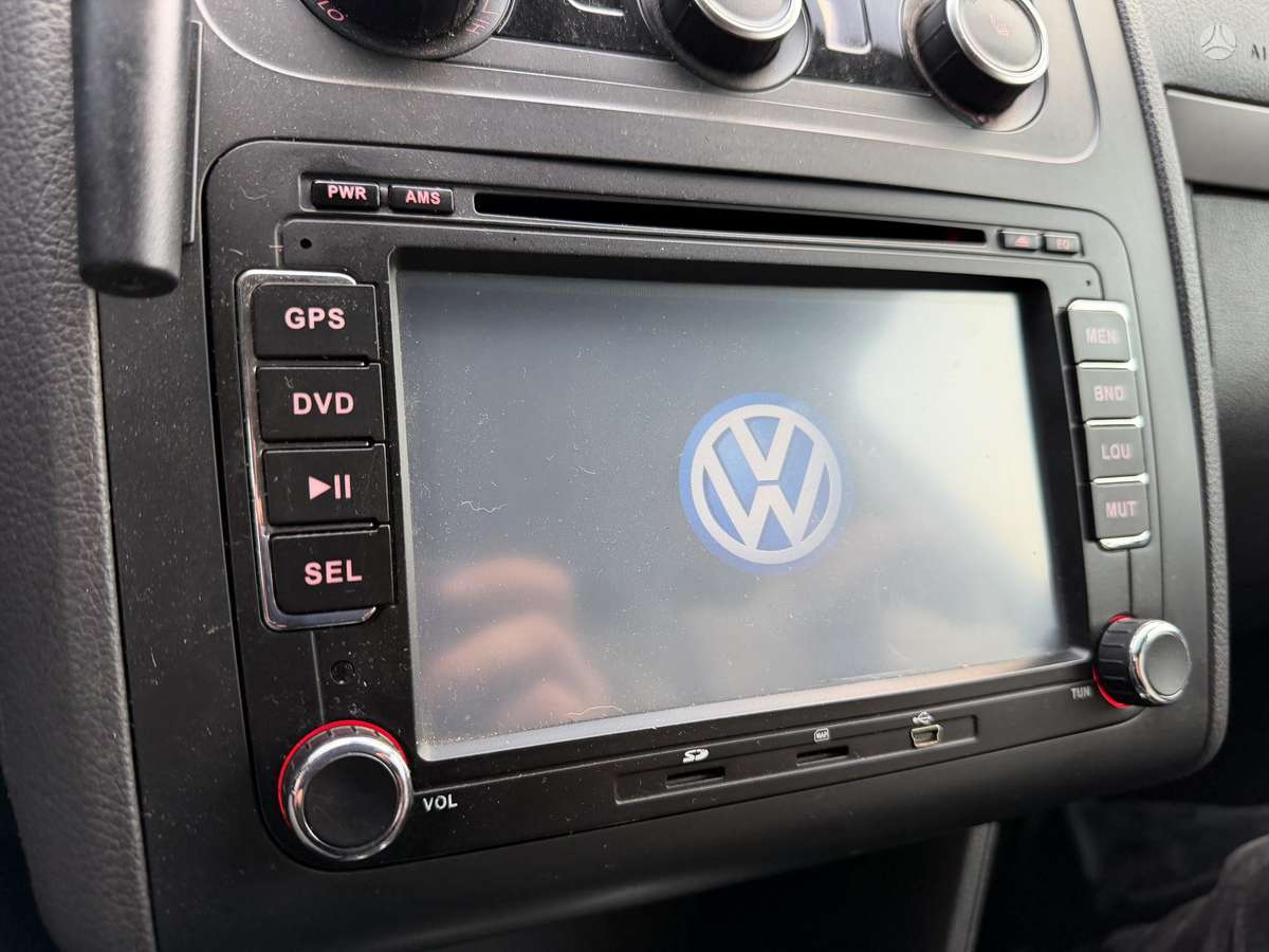 Volkswagen Touran 2012 — photo 15