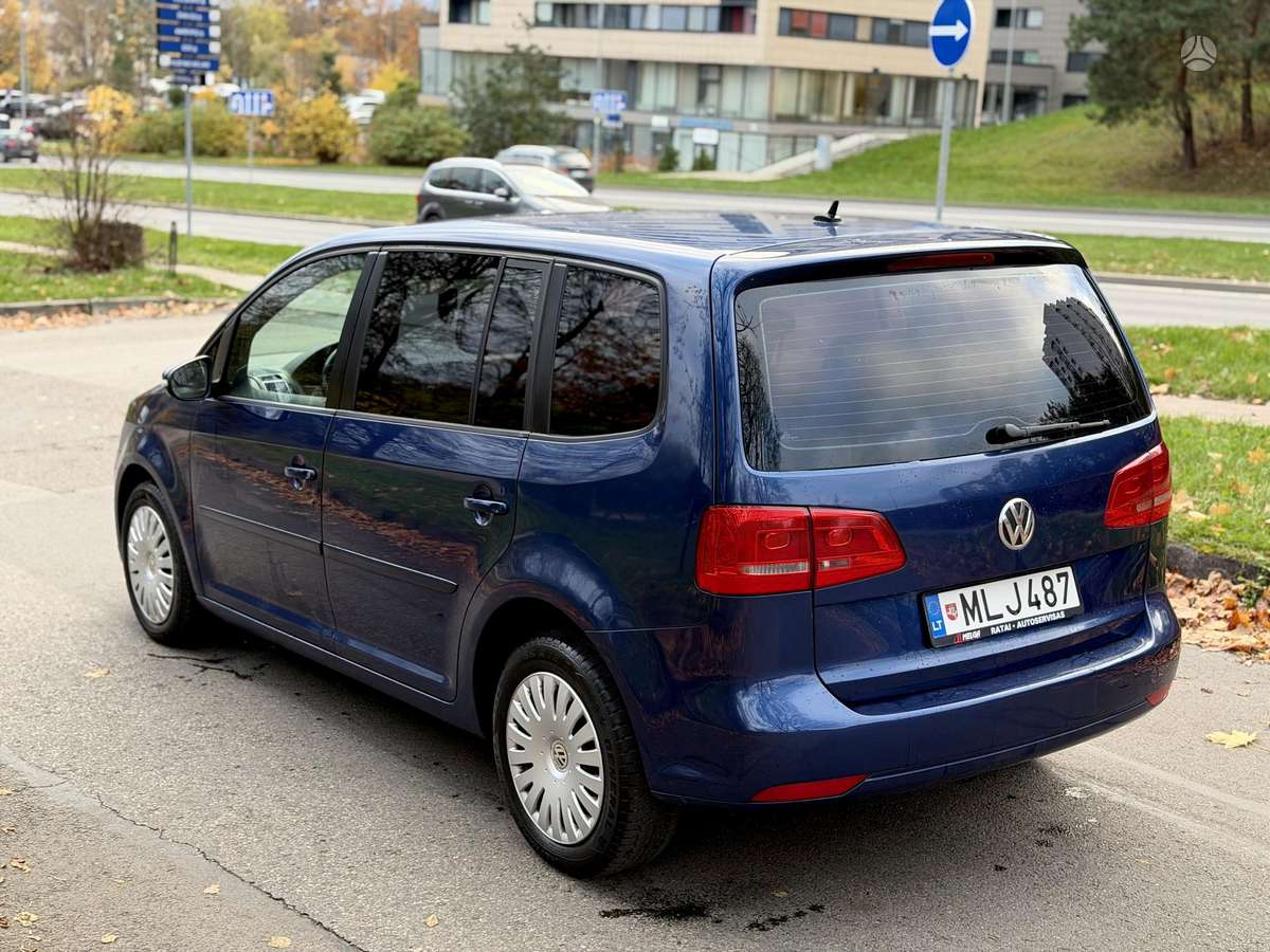 Volkswagen Touran 2012 — engine