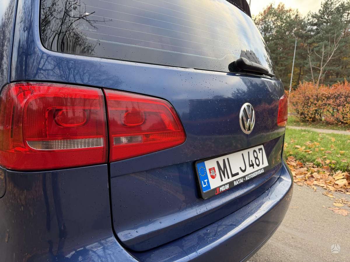 Volkswagen Touran 2012 — photo 8