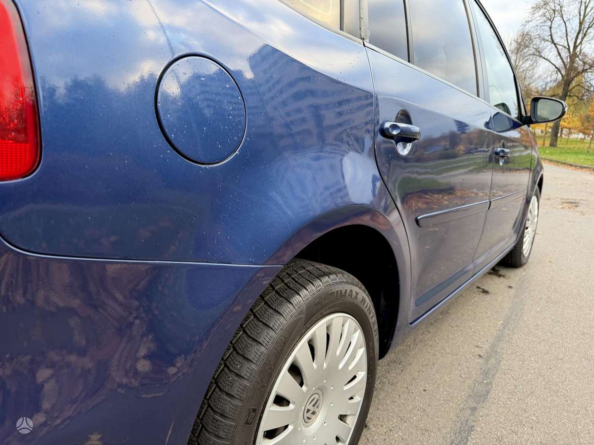 Volkswagen Touran 2012 — photo 9
