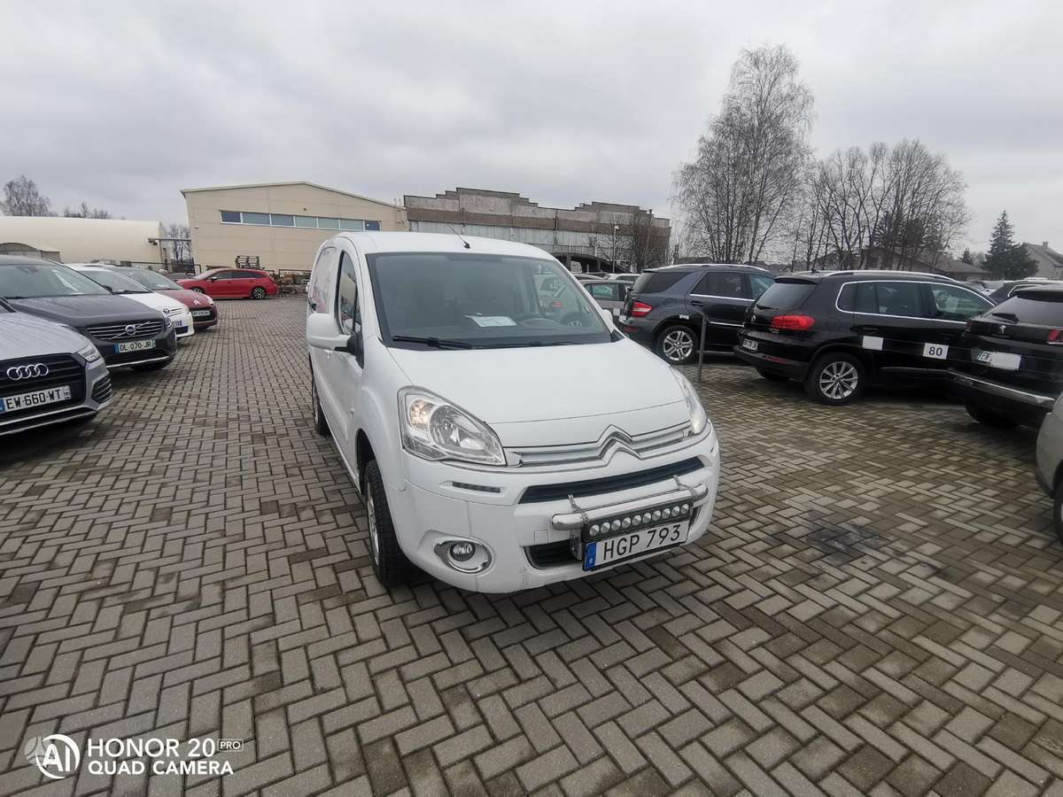 Citroen Berlingo 2015 — rear view