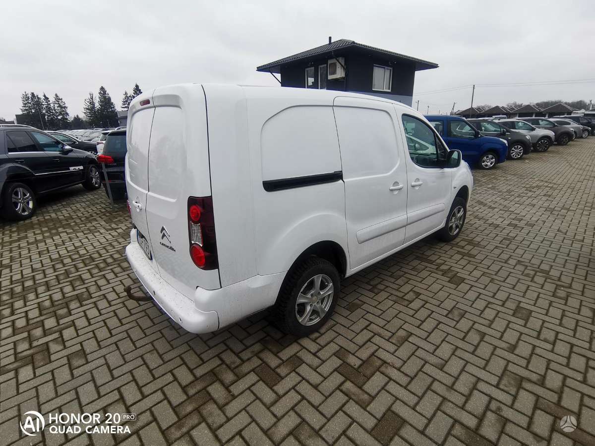 Citroen Berlingo 2015 — interior