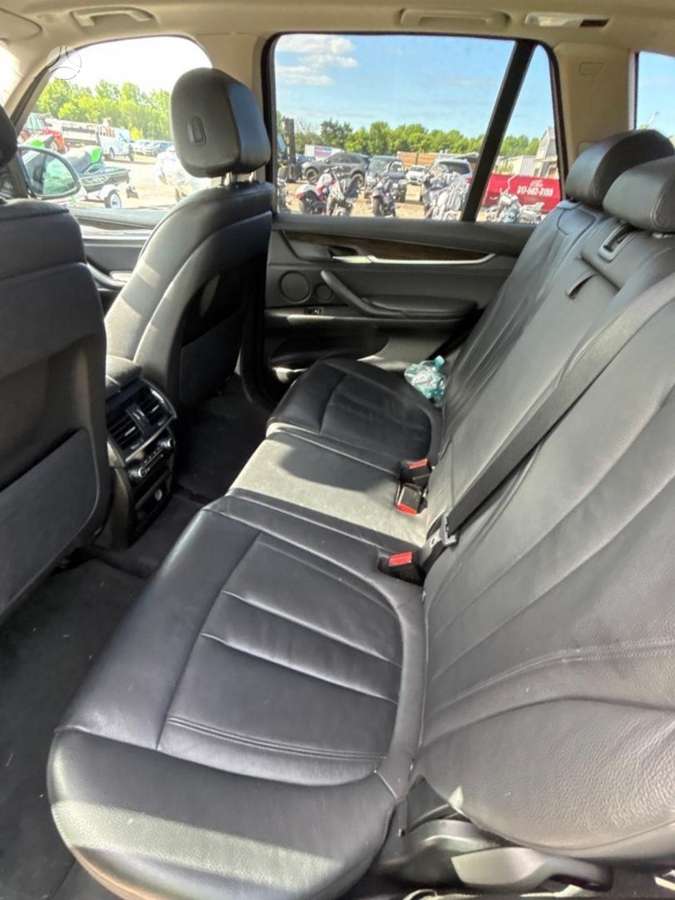 BMW X5 2014 — photo 17