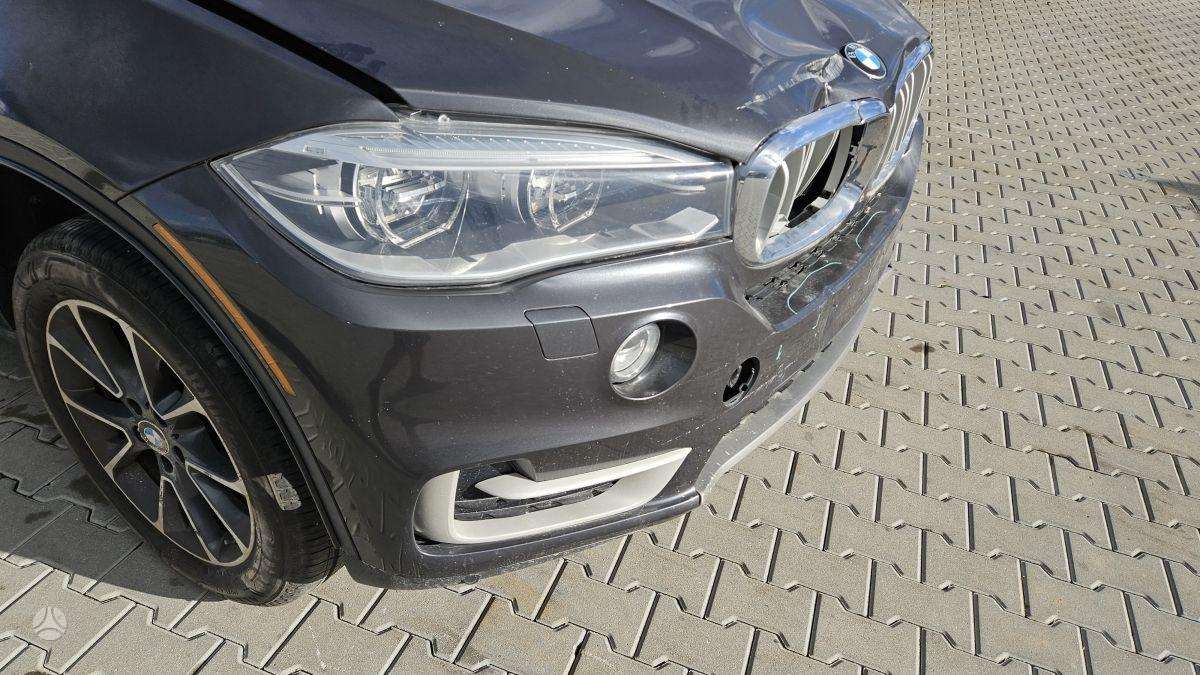 BMW X5 2014 — interior
