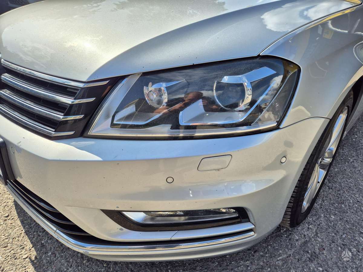 Volkswagen Passat 2011 — photo 12