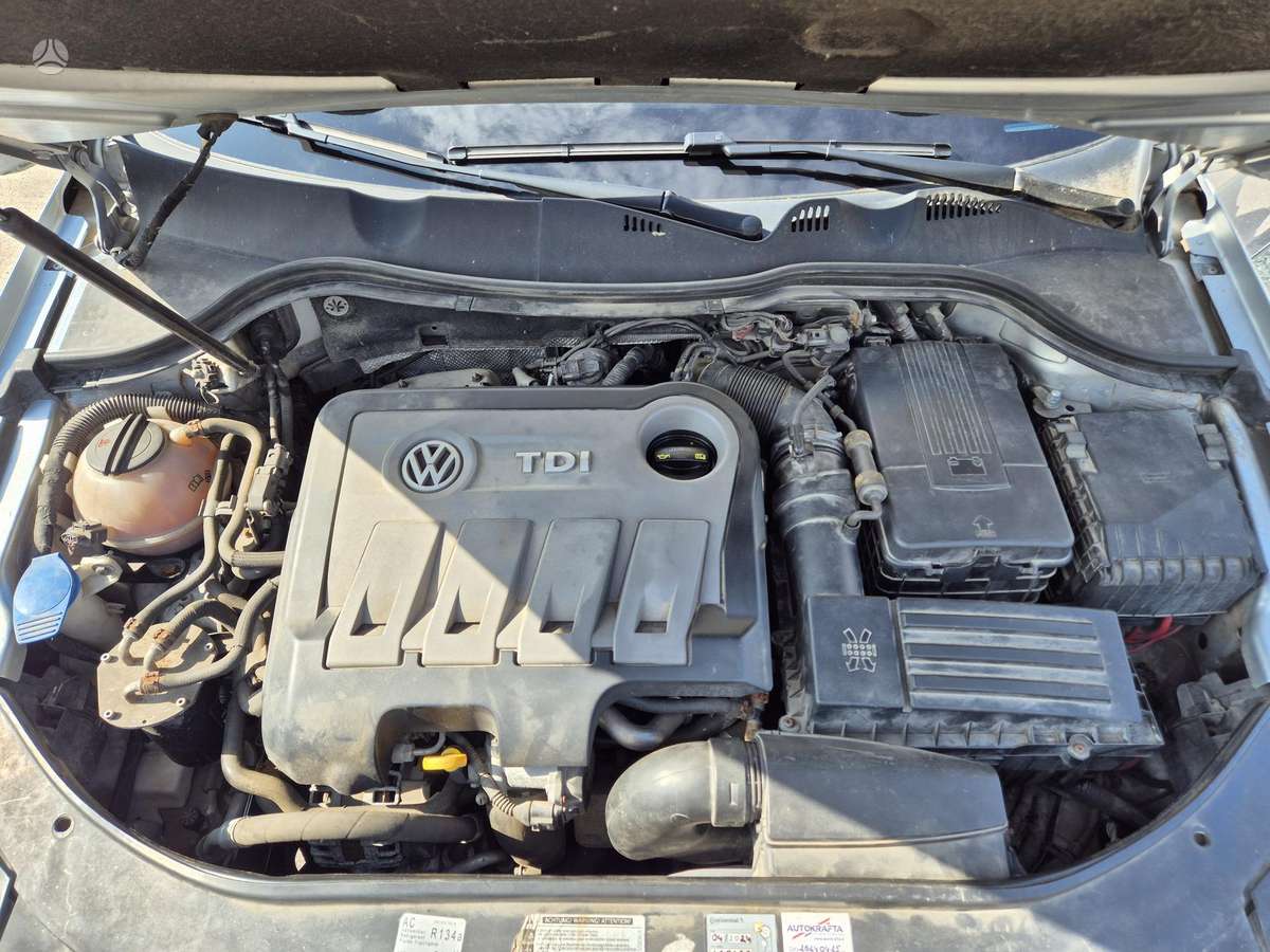 Volkswagen Passat 2011 — photo 23