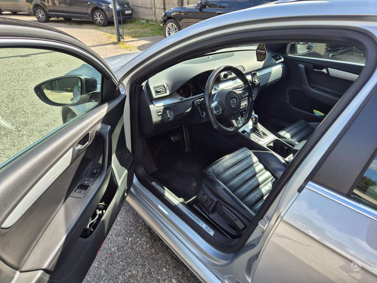 Volkswagen Passat 2011 — photo 24