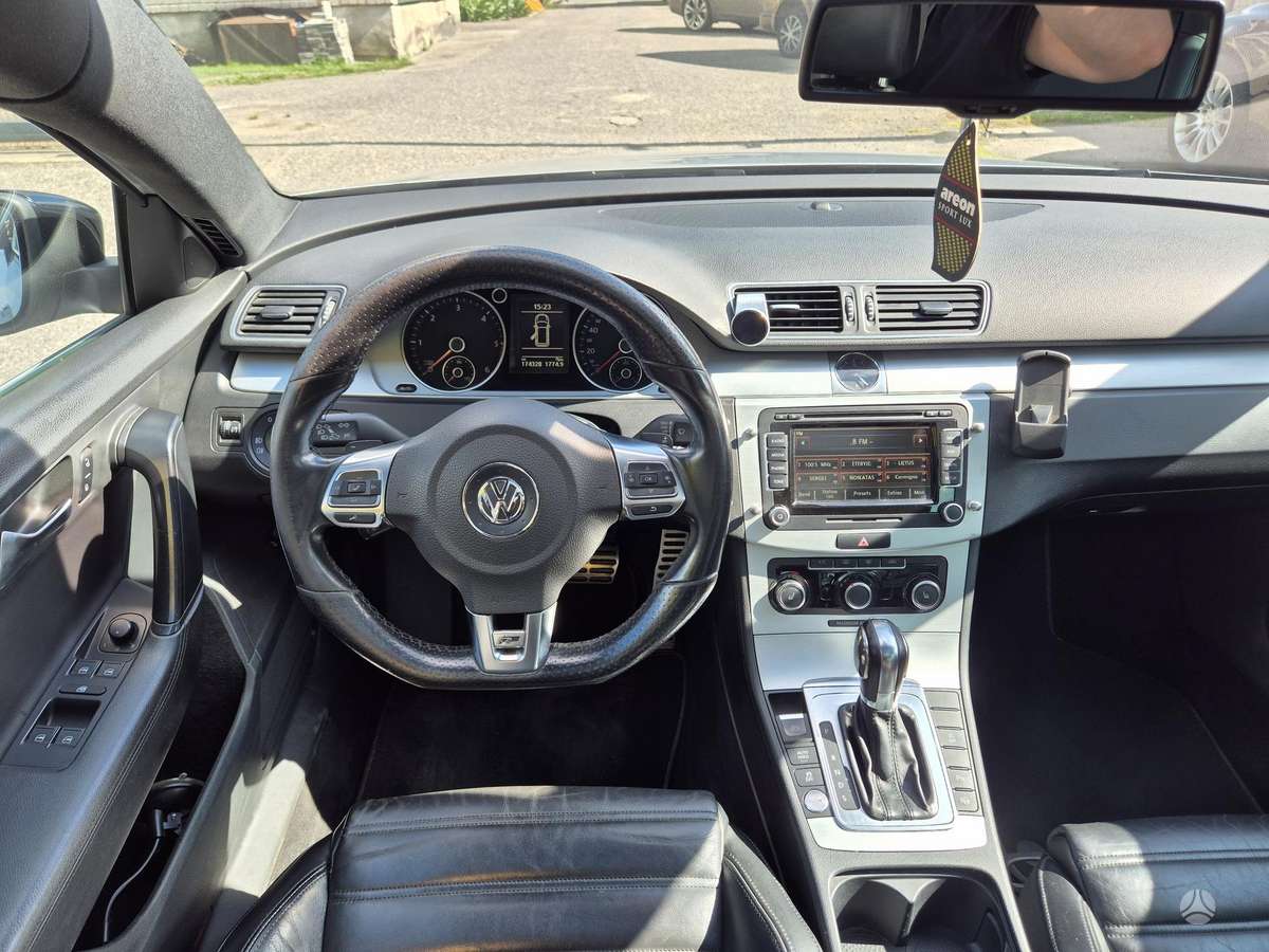 Volkswagen Passat 2011 — photo 32