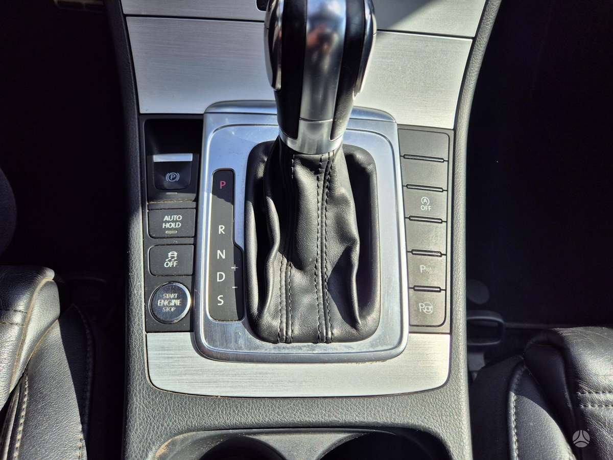 Volkswagen Passat 2011 — photo 38