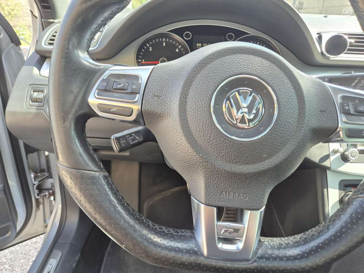 Volkswagen Passat 2011 — photo 40