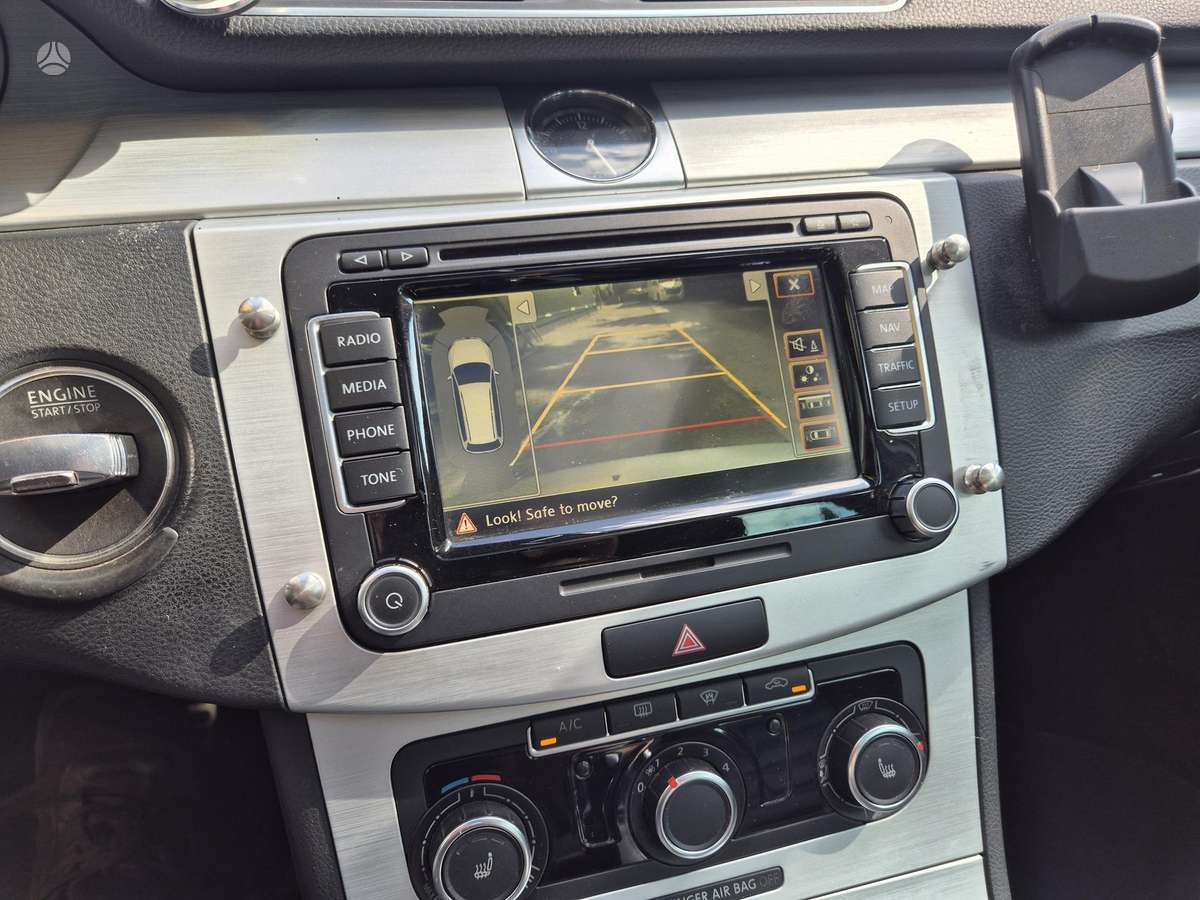 Volkswagen Passat 2011 — photo 41