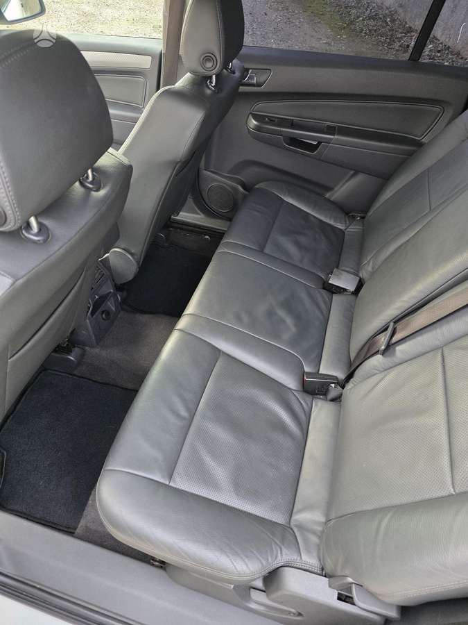 Opel Zafira 2010 — photo 10