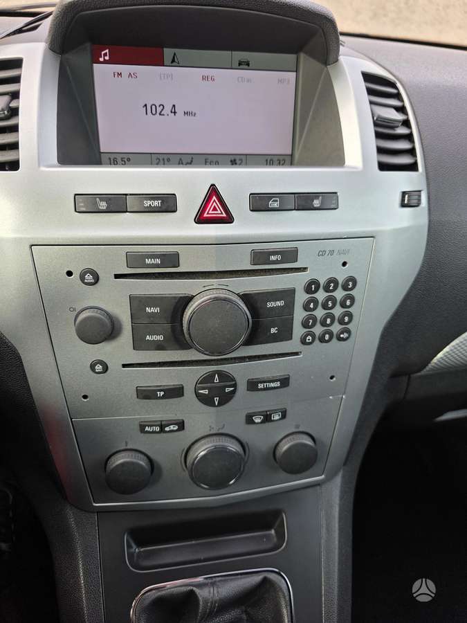 Opel Zafira 2010 — photo 12